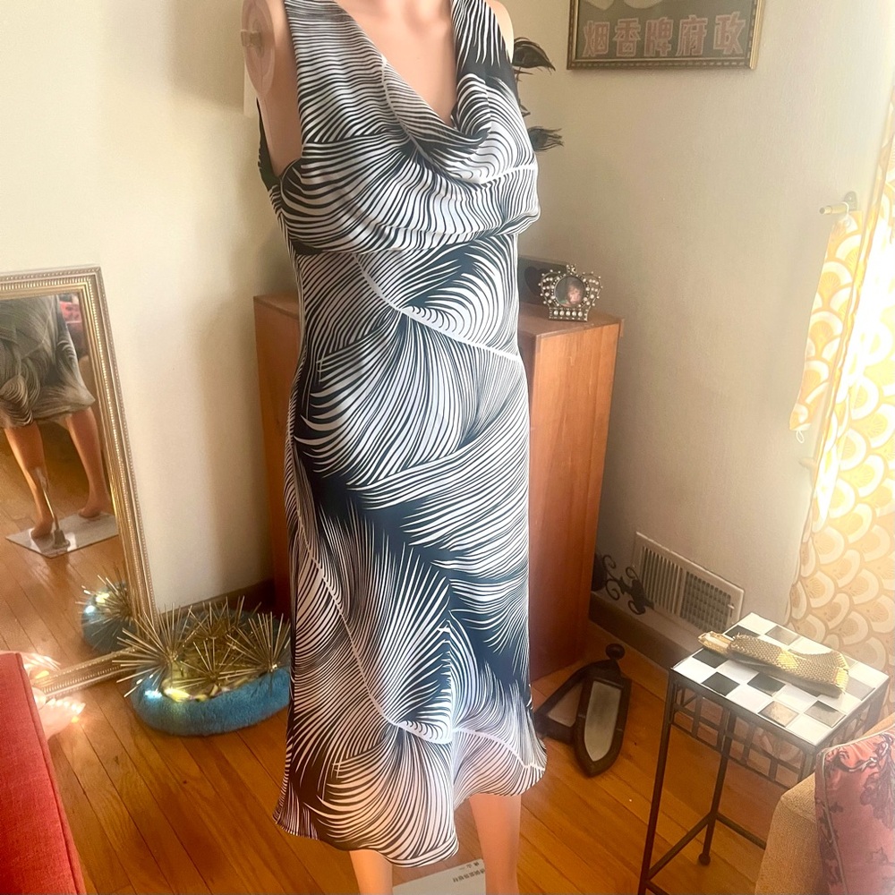Vintage 90s Beautiful Sleeveless Midi Dress